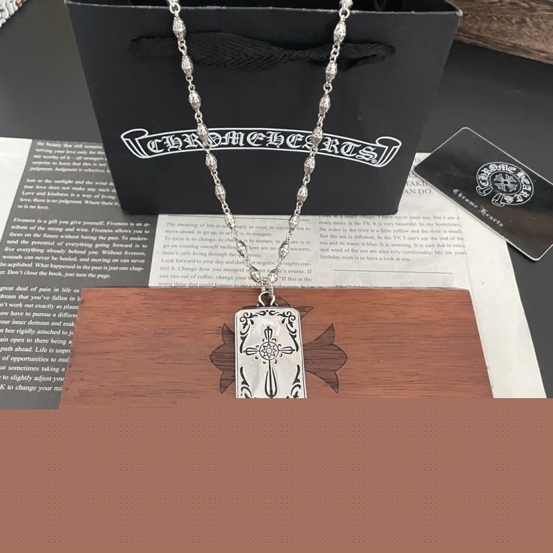 Ch**me He**ts necklaces